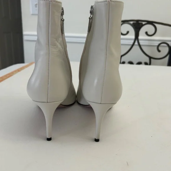 Schutz Bette Stiletto Leather Ankle Bootie in Off-White Size 7B - Picture 5 of 13